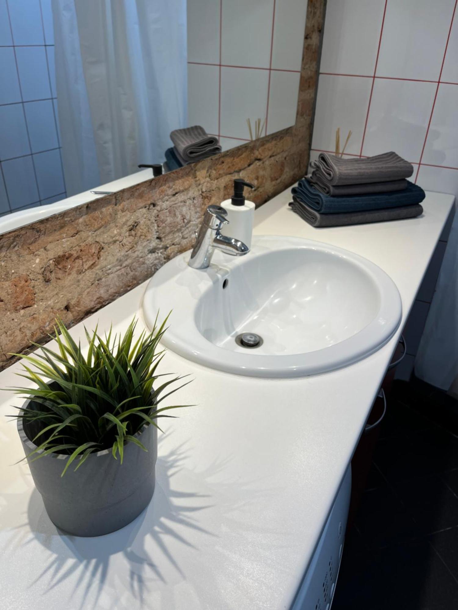 Old Studio Apartment Vilnius Esterno foto